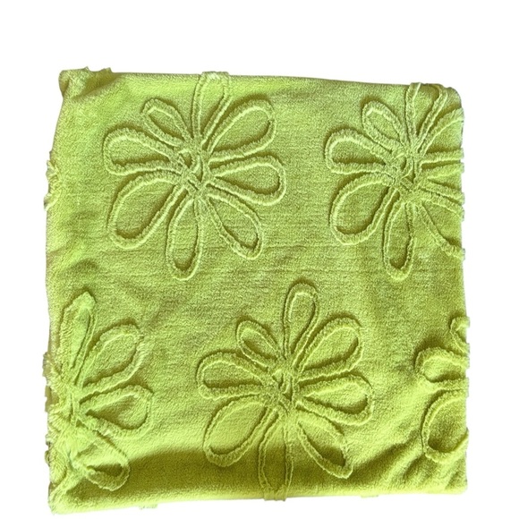 Chelsea & Theodore Home Soft Plush Square Pillow Cover Chartreuse Zip 19X19 - Picture 2 of 3